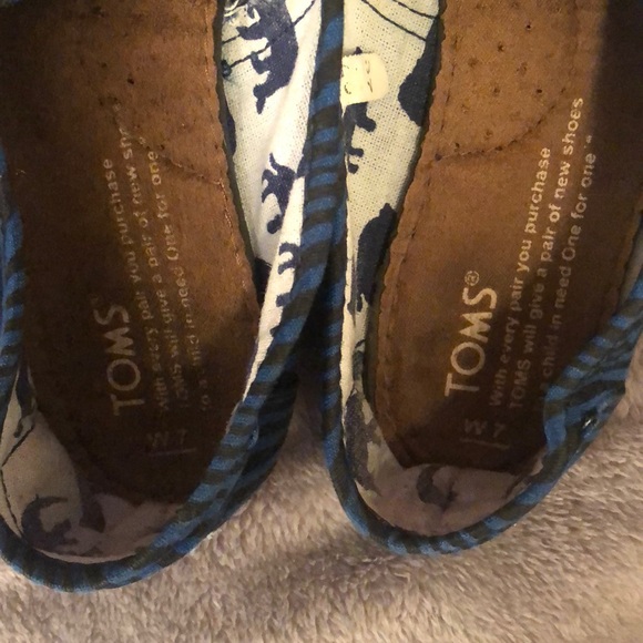 Toms black and blue striped size 7 - Picture 2 of 4